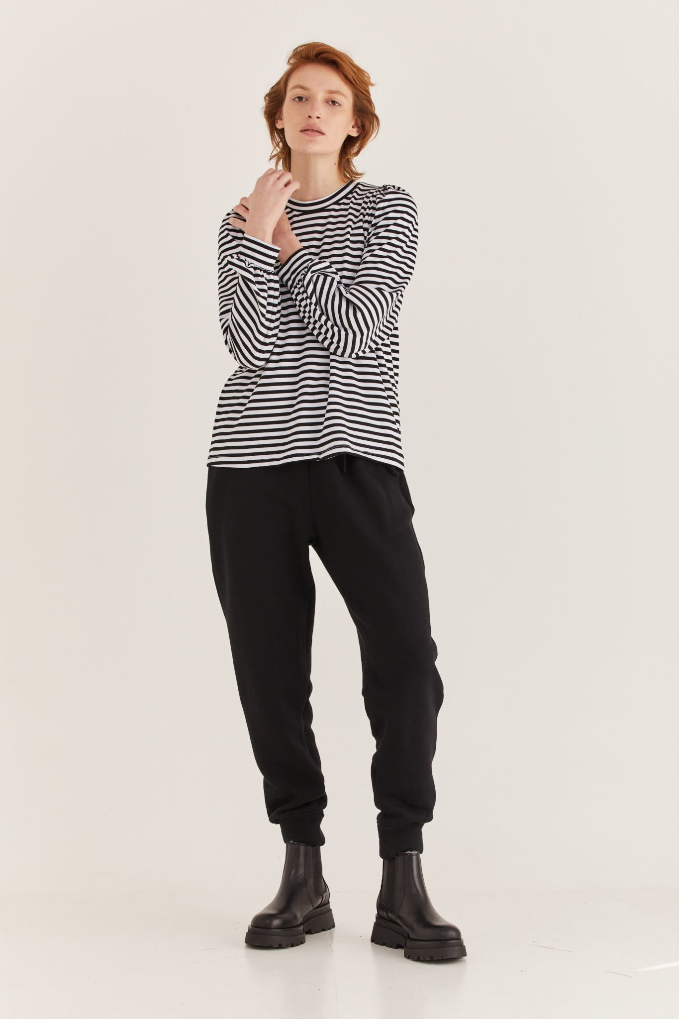 דייב-שרוול-ארוך-שחור-לבן-04-1365x2048