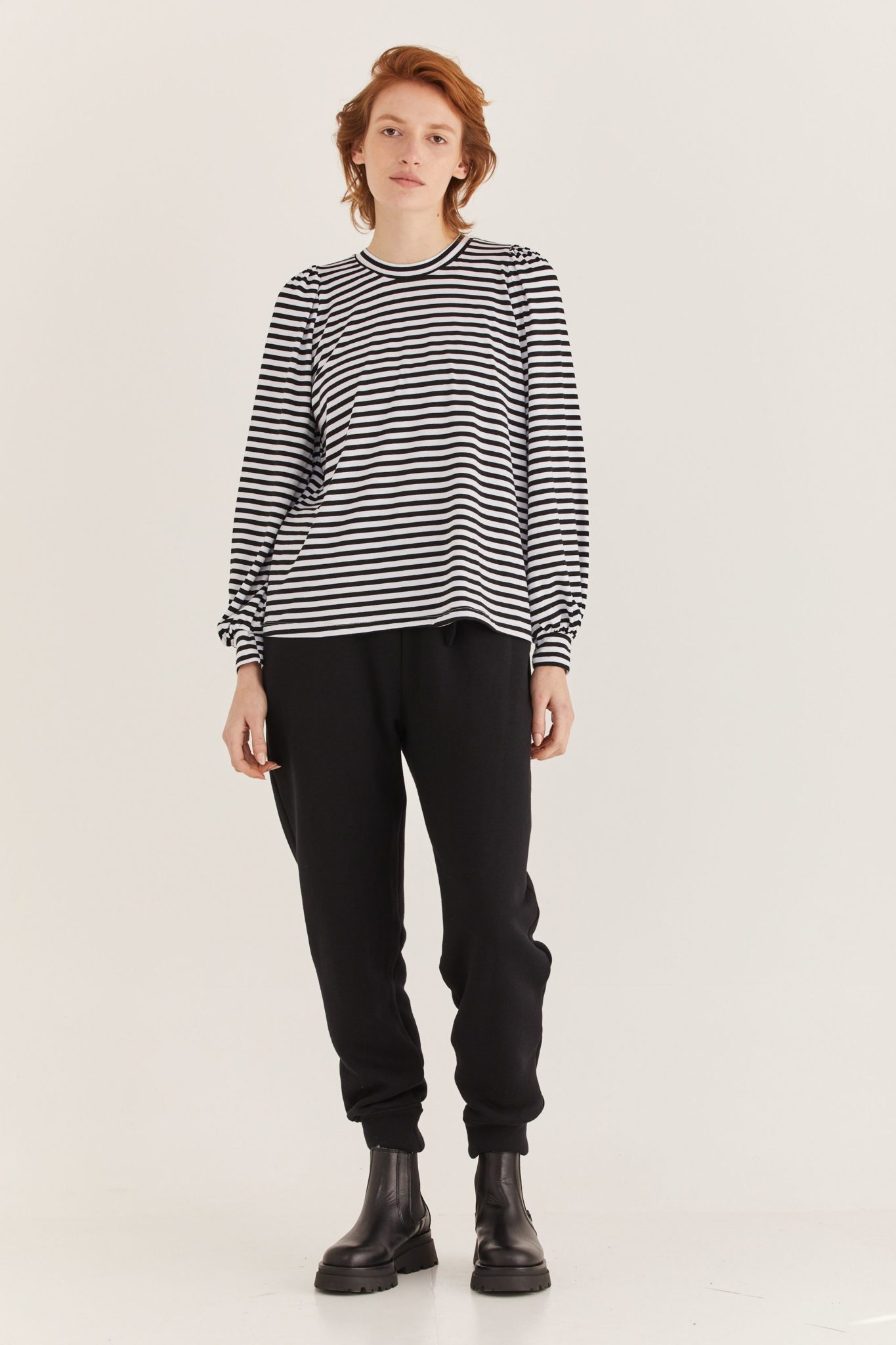 דייב-שרוול-ארוך-שחור-לבן-06-1365x2048