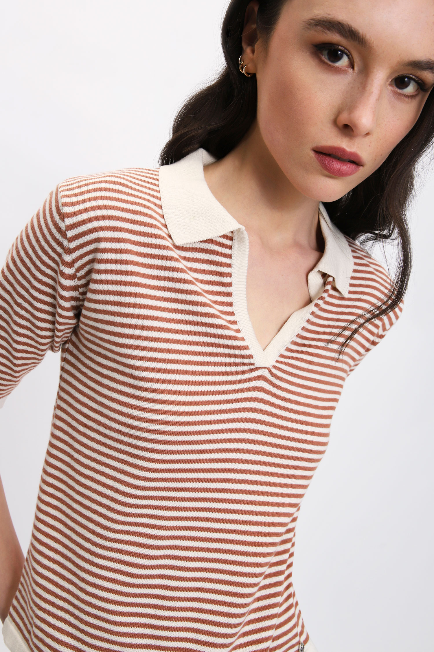 02897_M710822030_01_IL_1