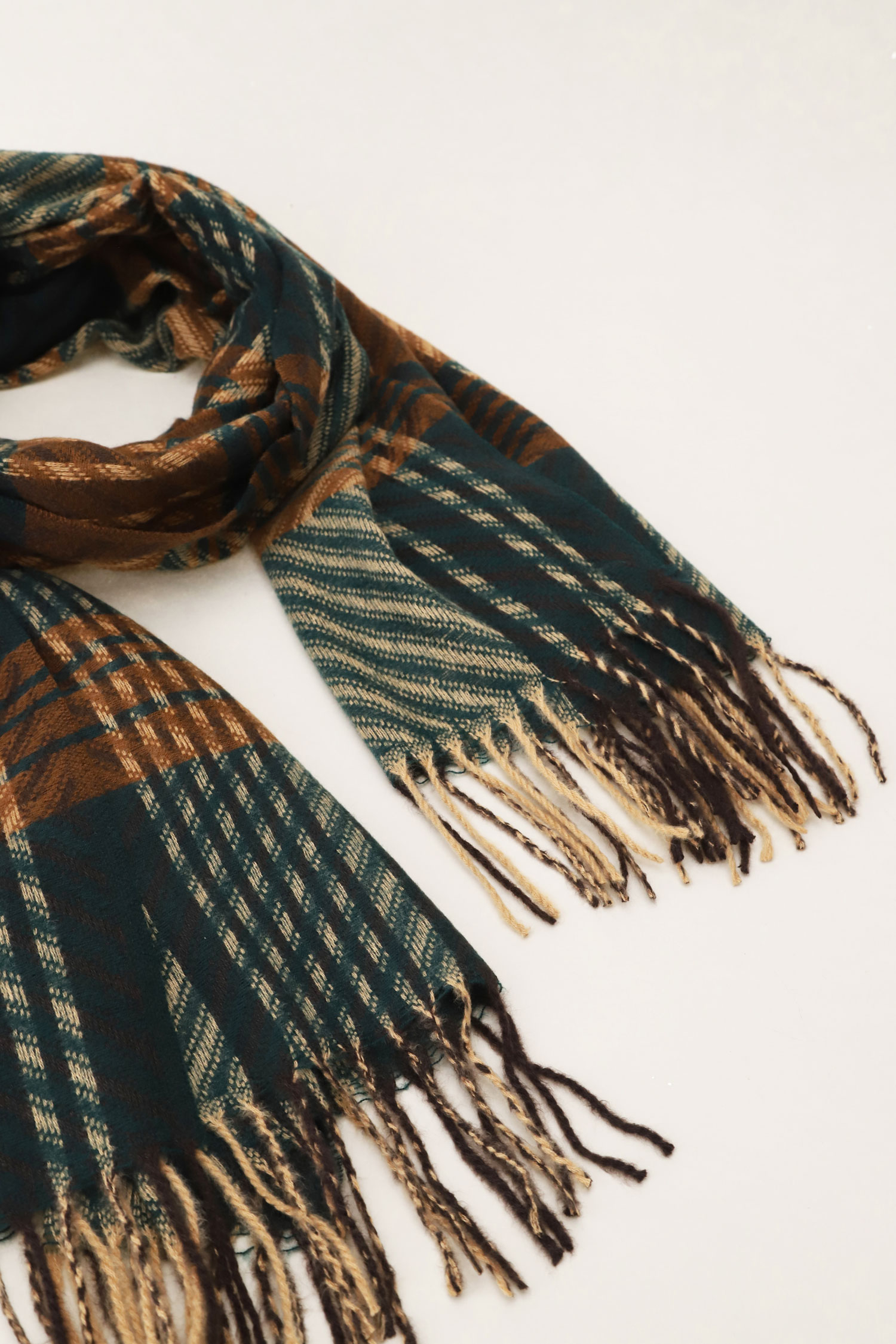 01715_947812250_01_R